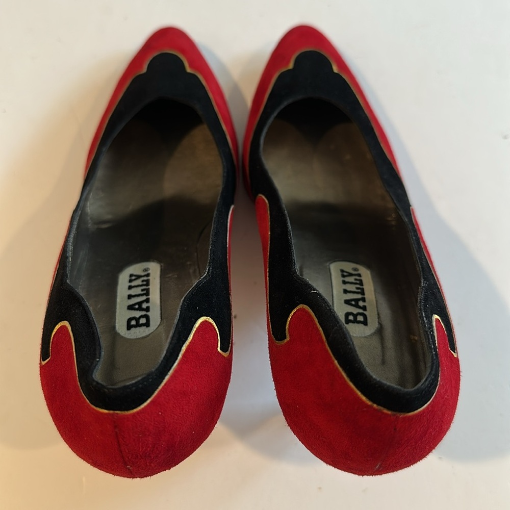 New Bally Vintage 80s Red and Black Suede Heel Pumps Size 39/8.5 - Picture 3 of 10